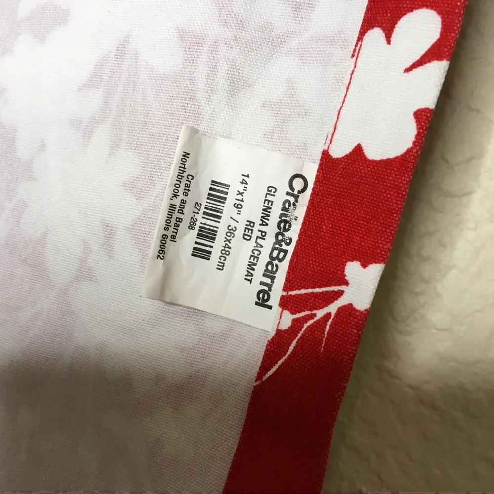 Crate & Barrel Glenna Placemat Set of 4 Red